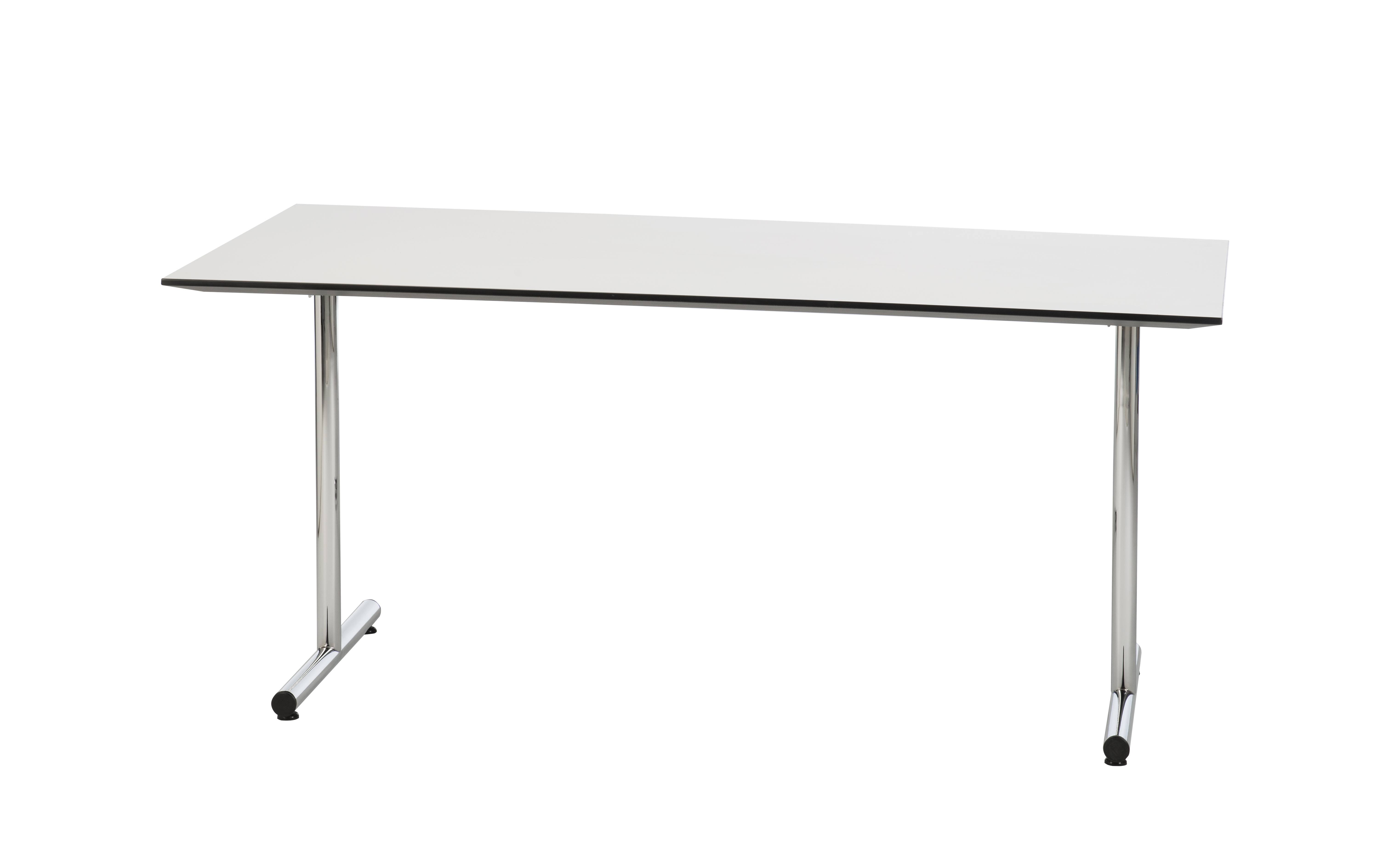 Rechteckiger Tisch mit chromigen Beinen und weisser arbeitsplatte
